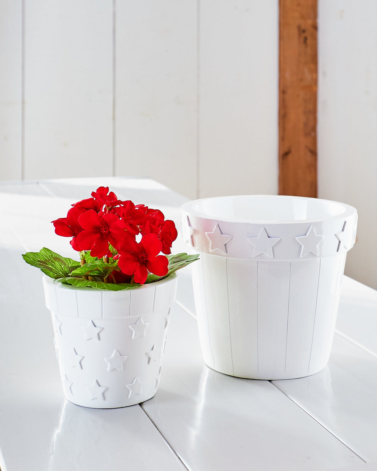 7.25" WHITE STARS AND STRIPES PLANTER (Right Only)