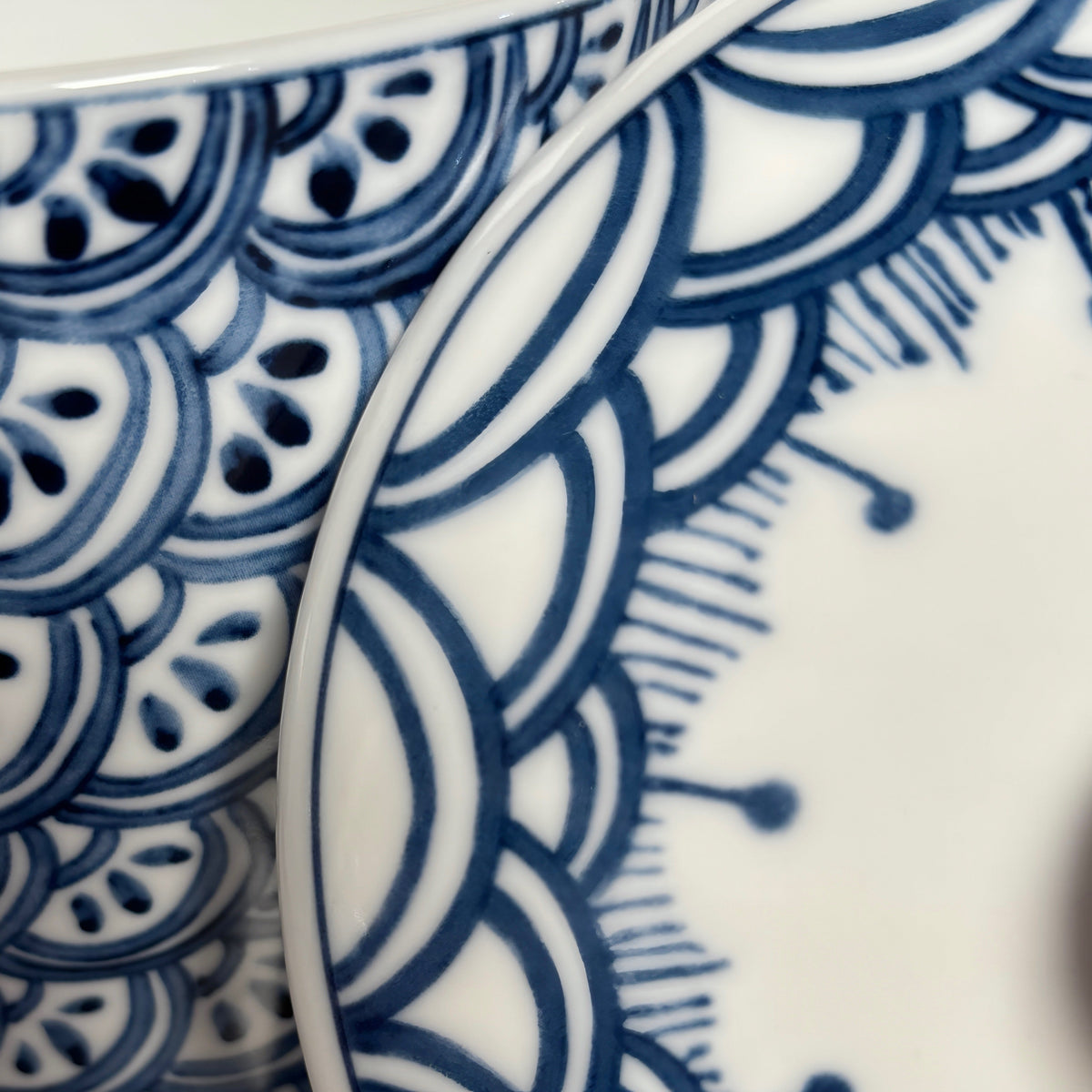 6" BLUE AND WHITE LIME WEDGES PORCELAIN CANDLE CANISTER WITH LID