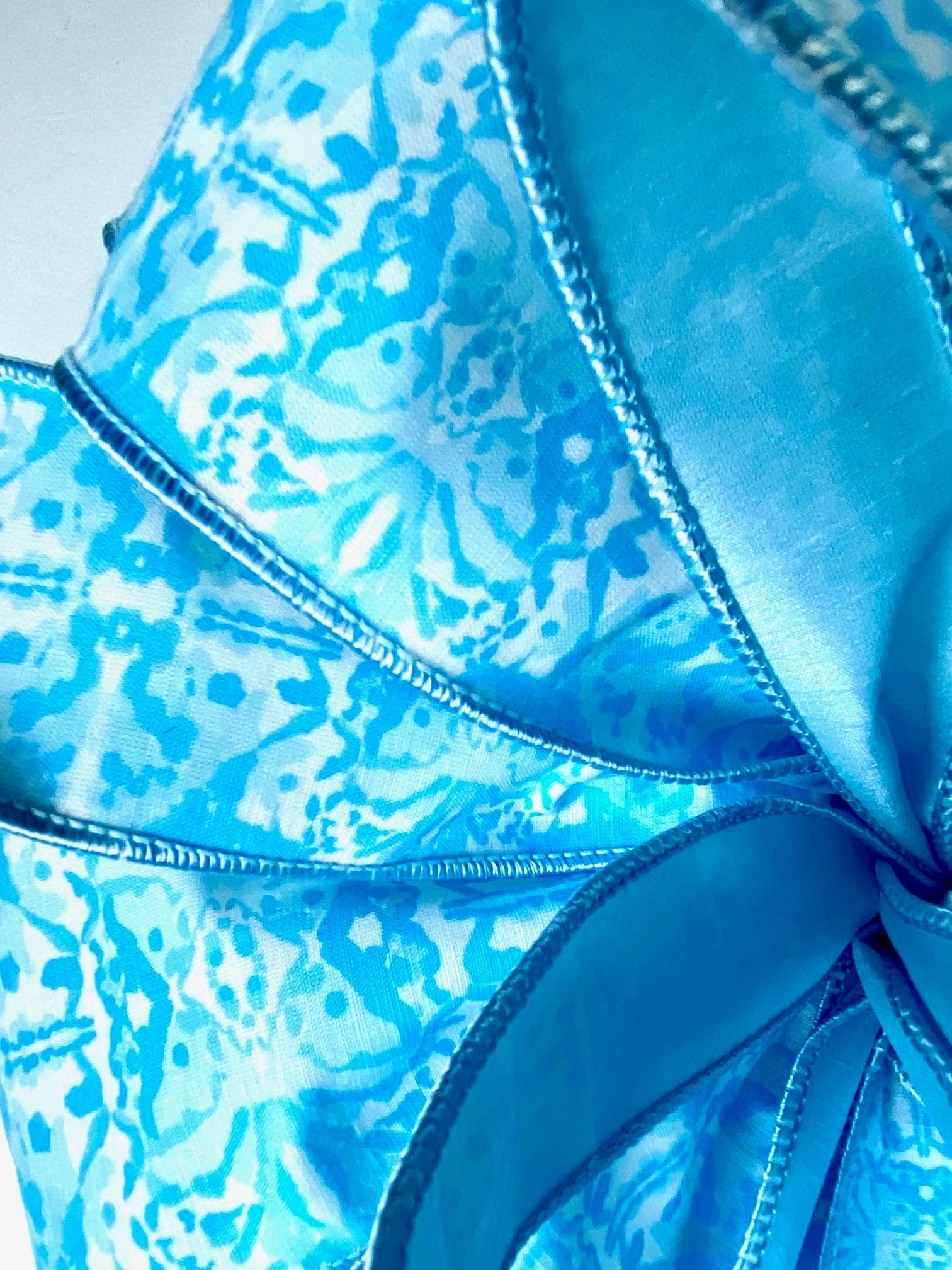 18"W X 40"L BLUE INK/BLUE STRIPE PRE-MADE BOW