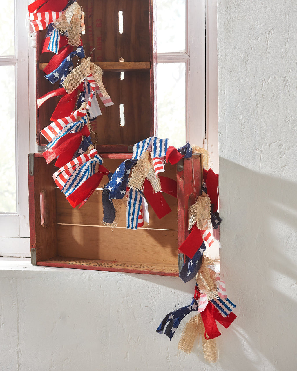 5.5" AMERICAN FLAG TIE GARLAND