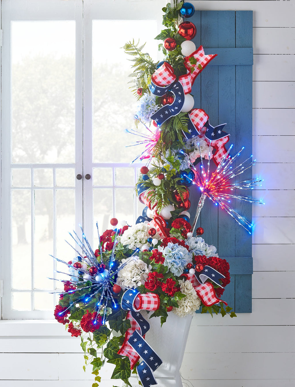 18" SILVER STARBURST WITH RED WHITE AND BLUE LIGHTS