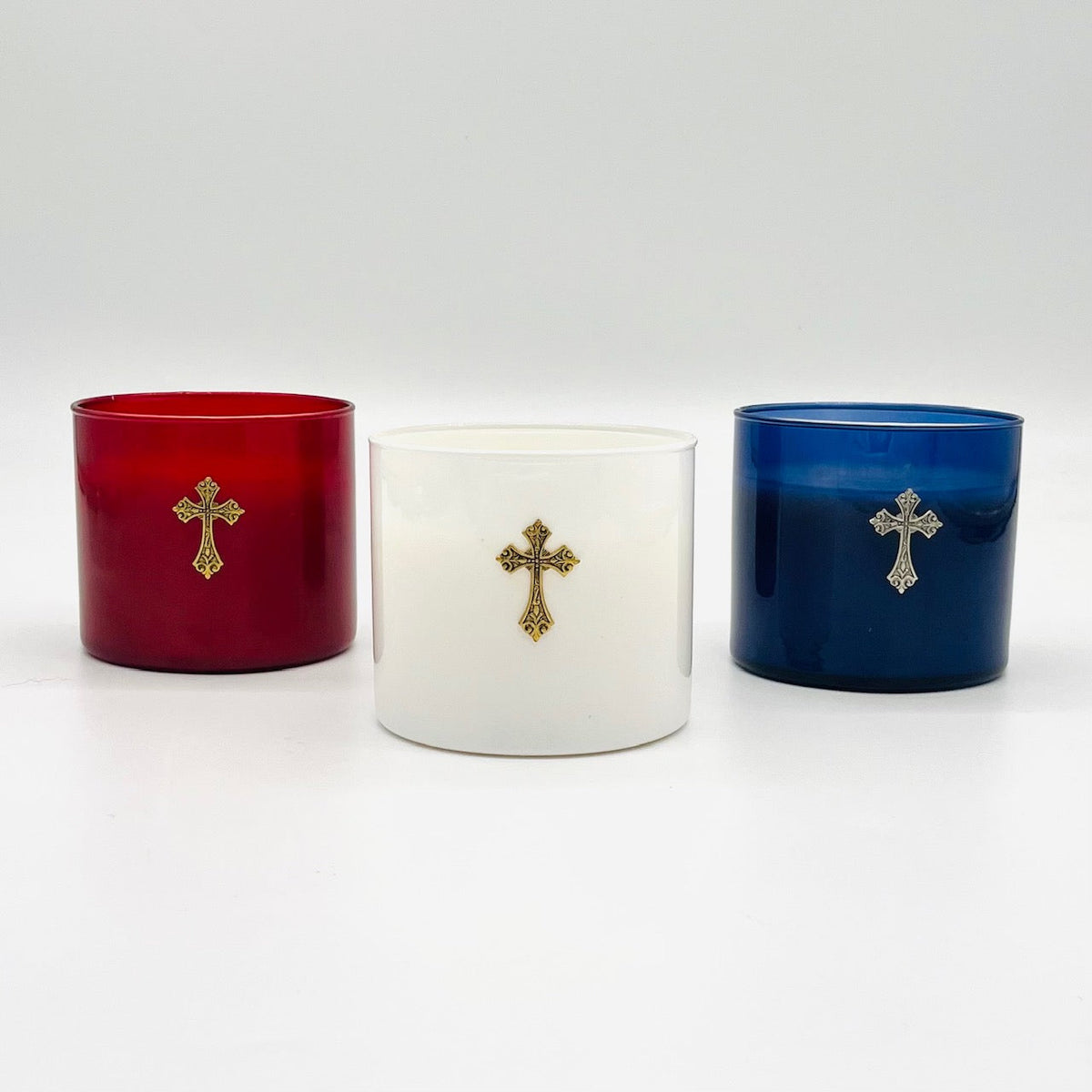 15OZ VANILLA BEAN 2 WICK CANDLE-WHITE GLASS WITH GOLD CROSS